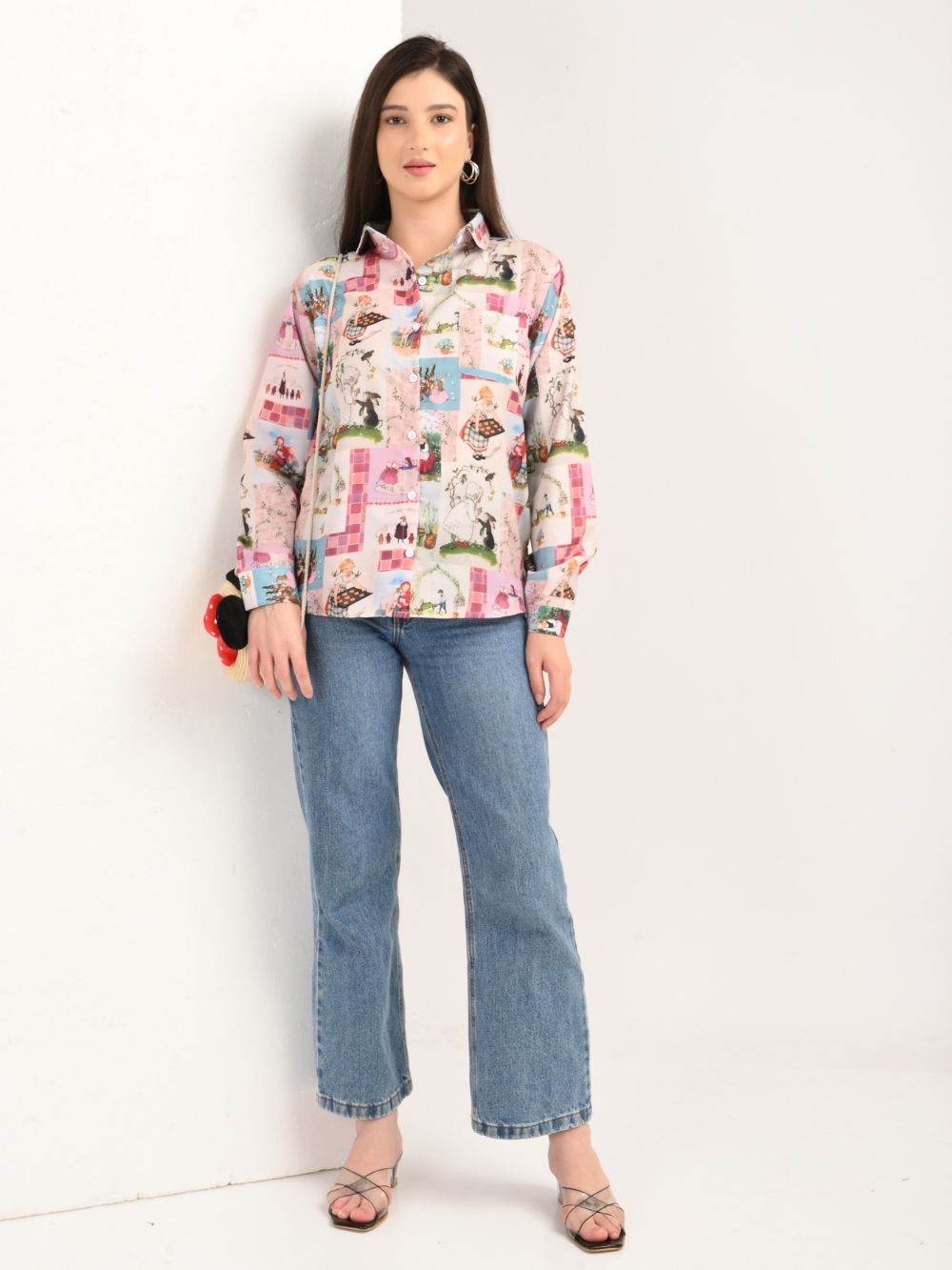 Full look in vintage frames shirt with jeans