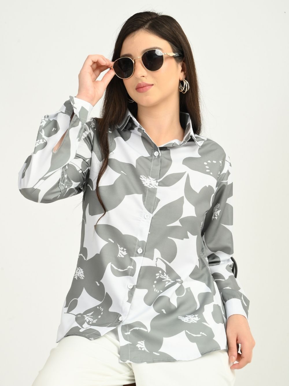 Side pose adjusting sunglasses