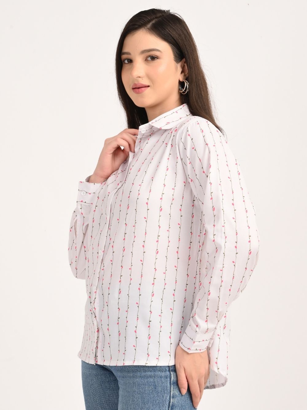 Side pose of white blossom stripe long sleeve shirtvvv