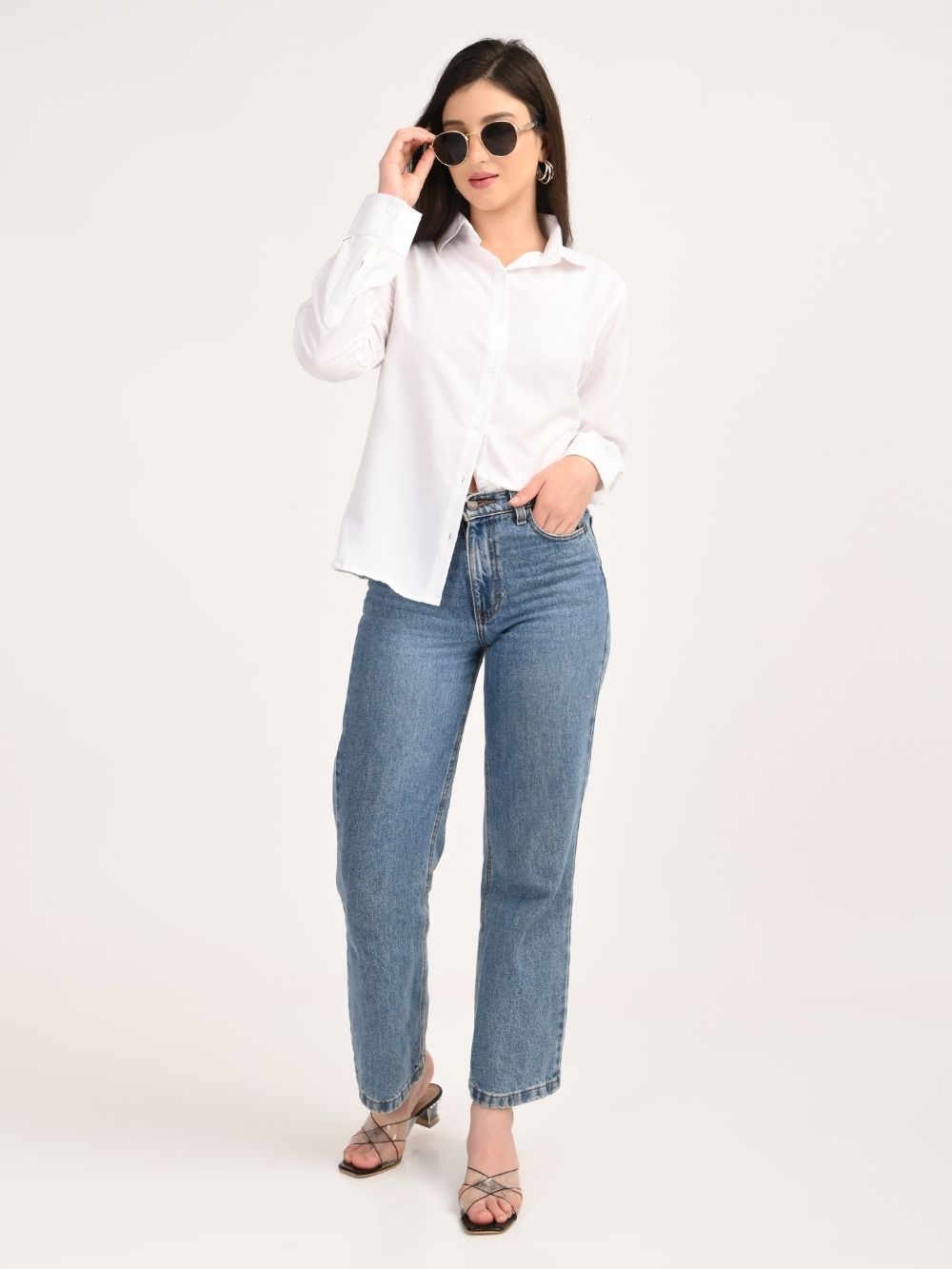 White shirt with jeans full look